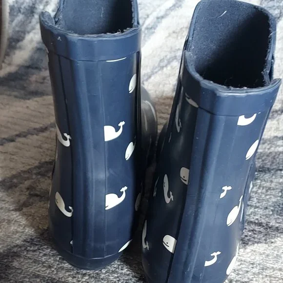 London Fog whale rain boots Size 10 - Picture 3 of 4